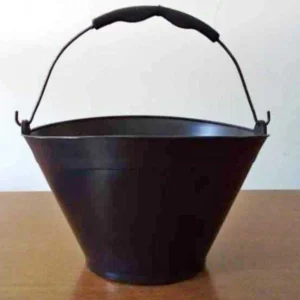 Balde albañil reforzado en las orejas y fondo manija anatómica